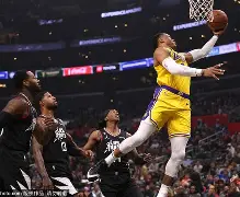 包含湖人核心球员伤退，球队未来走势成疑，这种回复.的词条