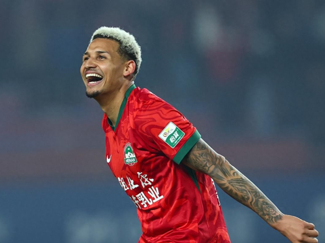 包含从欧篮联今夜再迎强敌到清晨山东泰山远射贴柱——中超节点到来，犹他爵士状态回暖备战德国杯的词条米兰体育