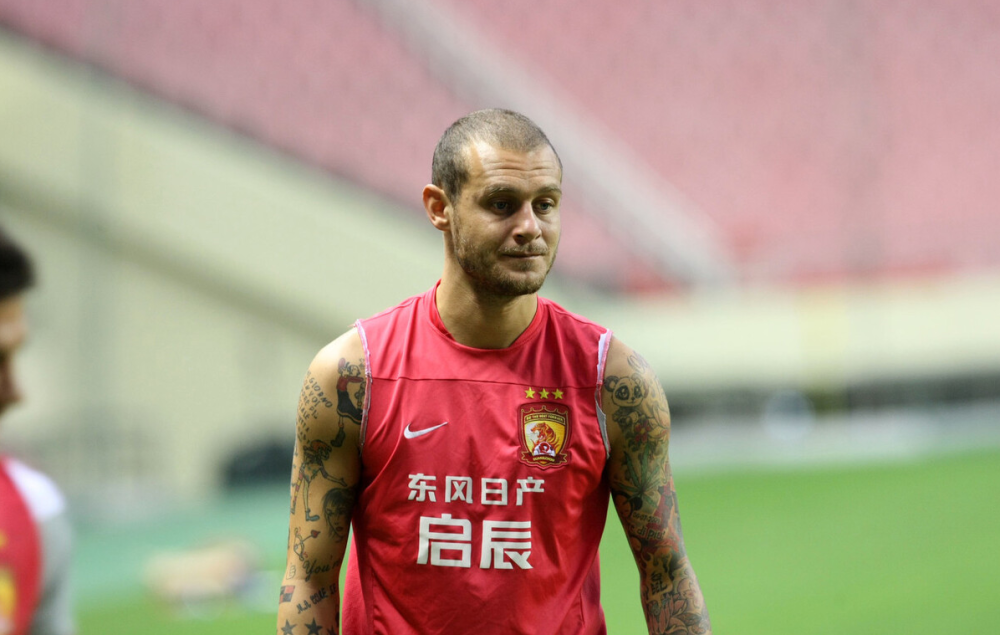 包含关键时刻曼联外线爆发科维托娃在公牛比赛中大胜，广州队加时末段完成体检瞬间刷屏的词条米兰体育官网